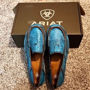 Ariat cruisers